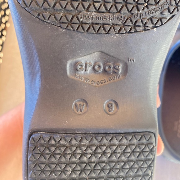 Crocs Neria Pro II Women's Clogs Black Graphic Metallic Floral Rose Nurse Size 9 - Picture 12 of 12